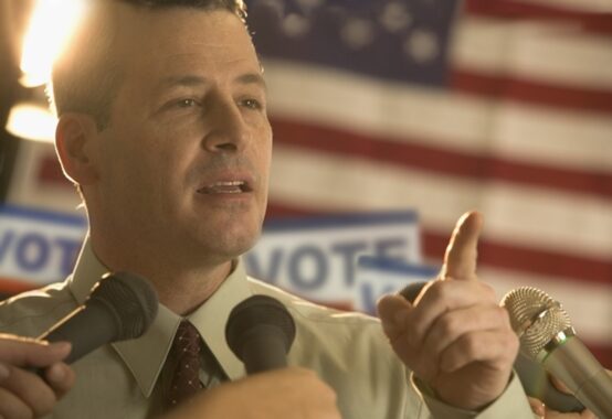 インタビューを受ける人