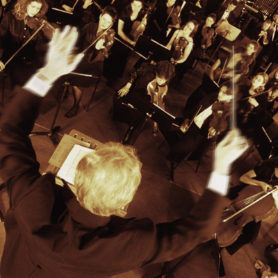 指揮者とオーケストラ